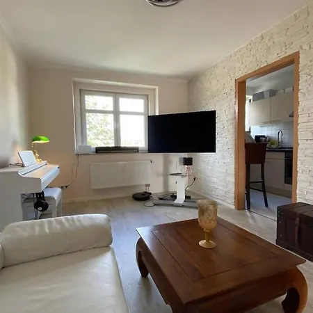 Ruhige Wohnung Mit Doppel King Size Bett U. Balkon 아파트